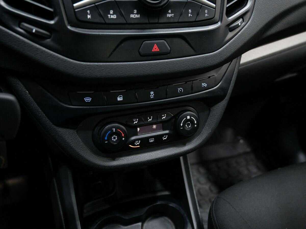 Лада (ВАЗ) Веста б/у, 2015, Механическая. Фото: #19