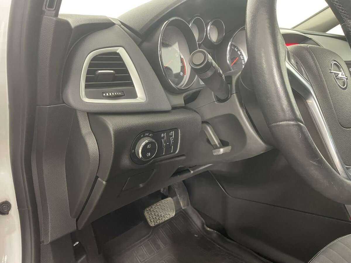 Опель Астра б/у, 2013, Автоматическая. Фото: #8