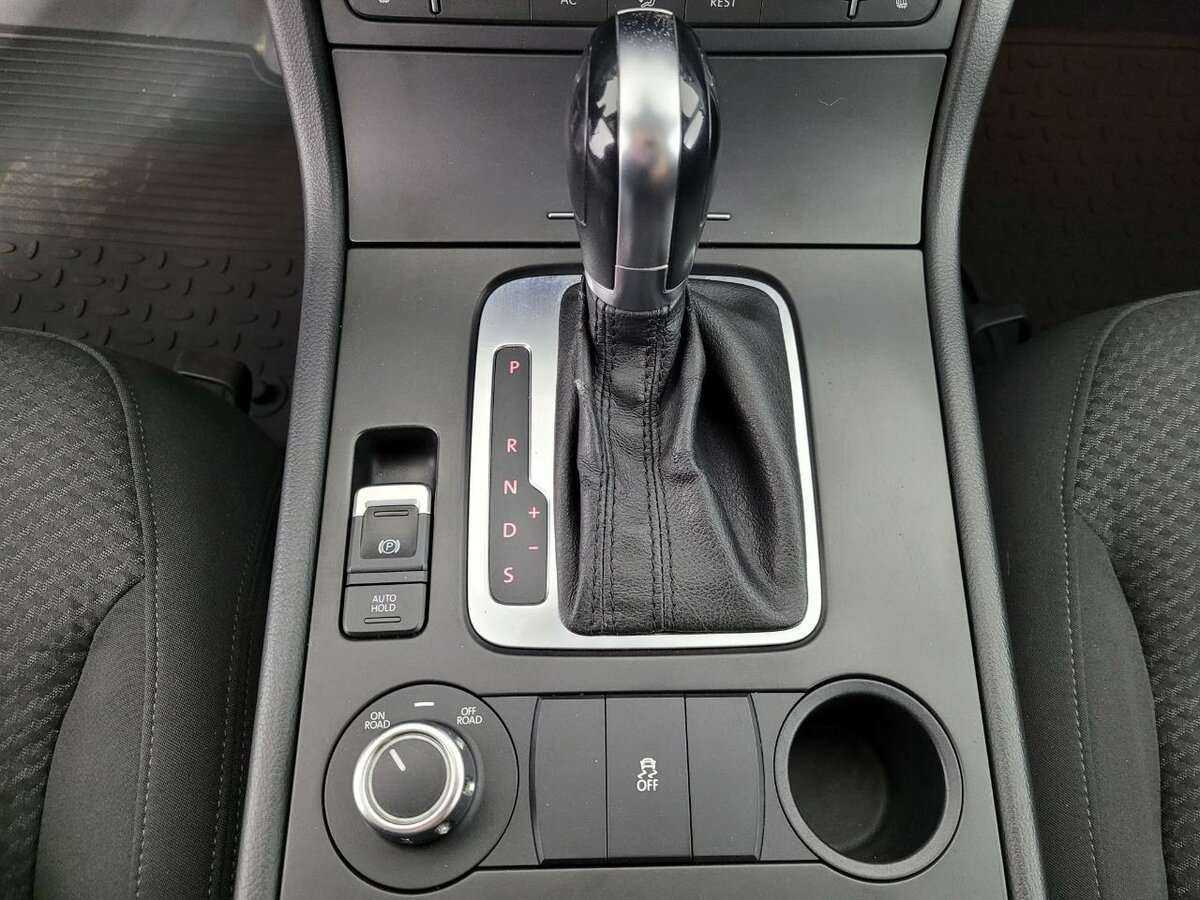 Фольксваген Туарег б/у, 2012, Автоматическая. Фото: #12