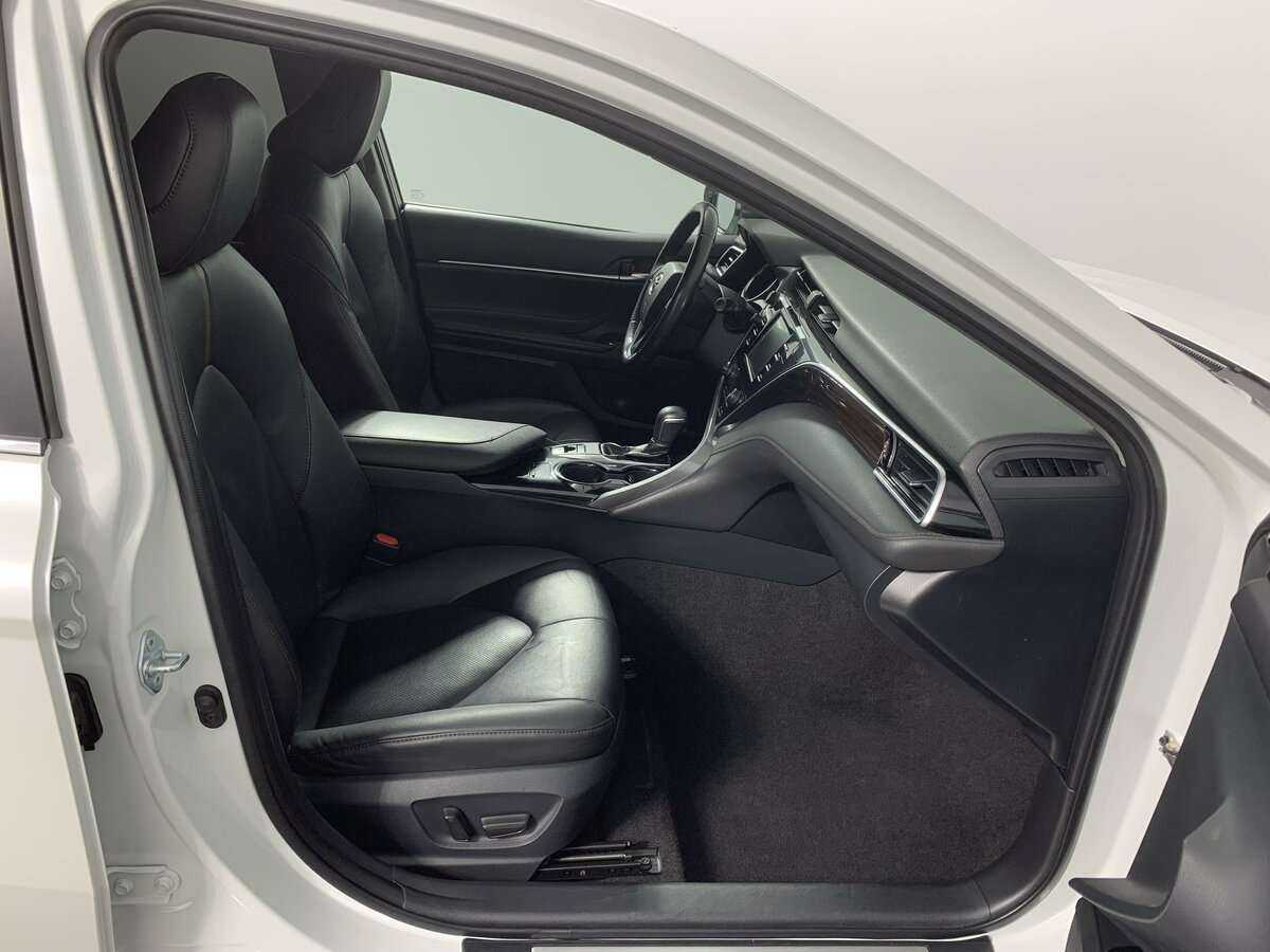 Тойота Камри б/у, 2020, Автоматическая. Фото: #19