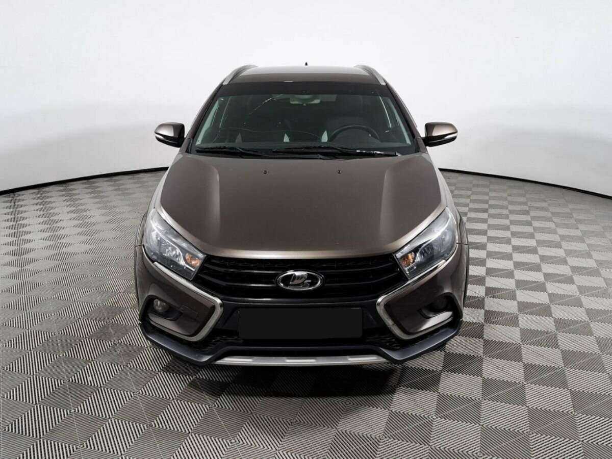 Лада (ВАЗ) Веста б/у, 2017, Механическая. Фото: #1