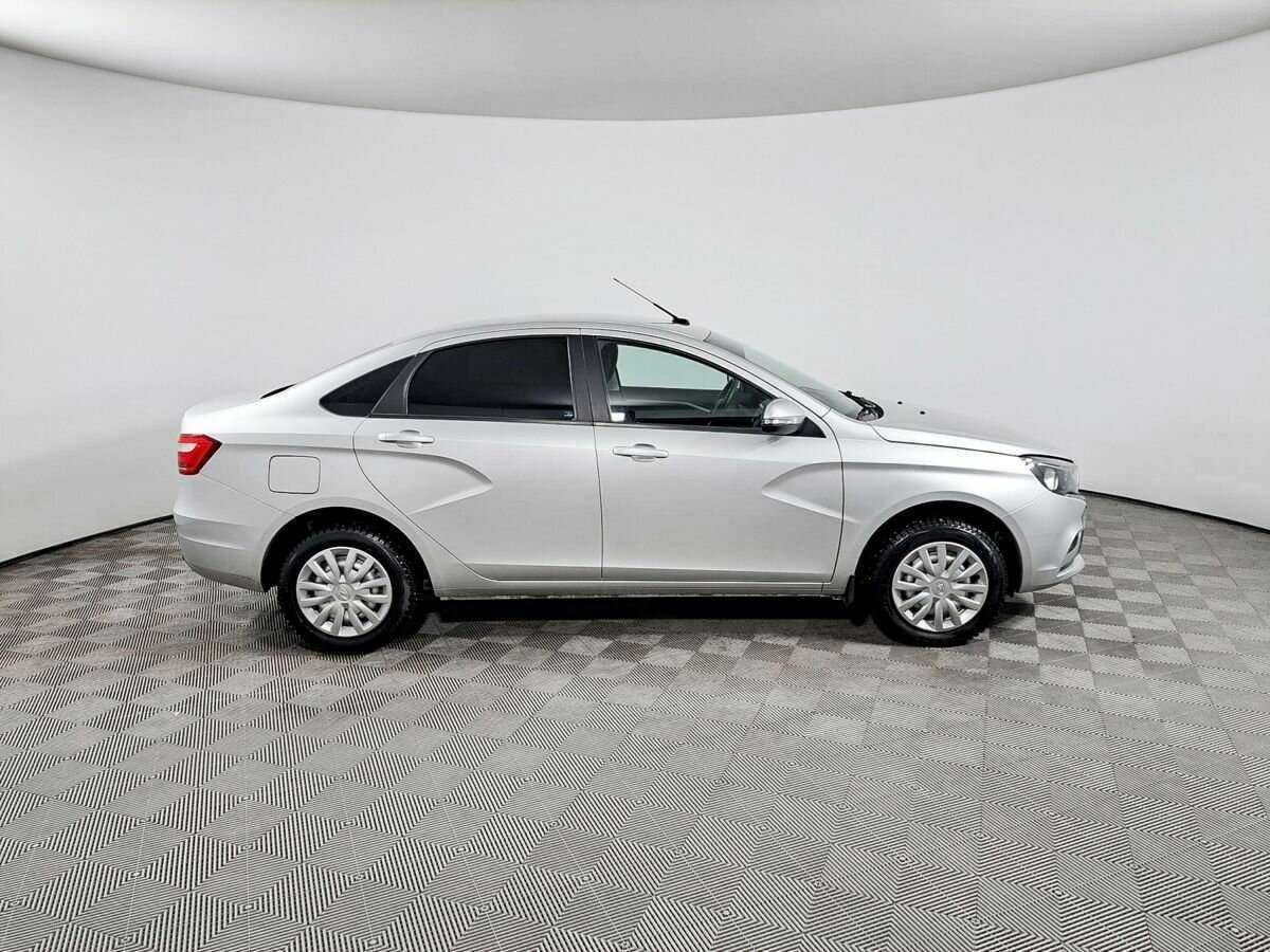 Лада (ВАЗ) Веста б/у, 2020, Механическая. Фото: #1