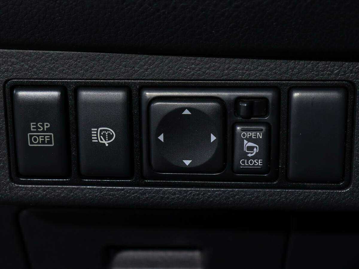 Ниссан Тиида б/у, 2012, Автоматическая. Фото: #16