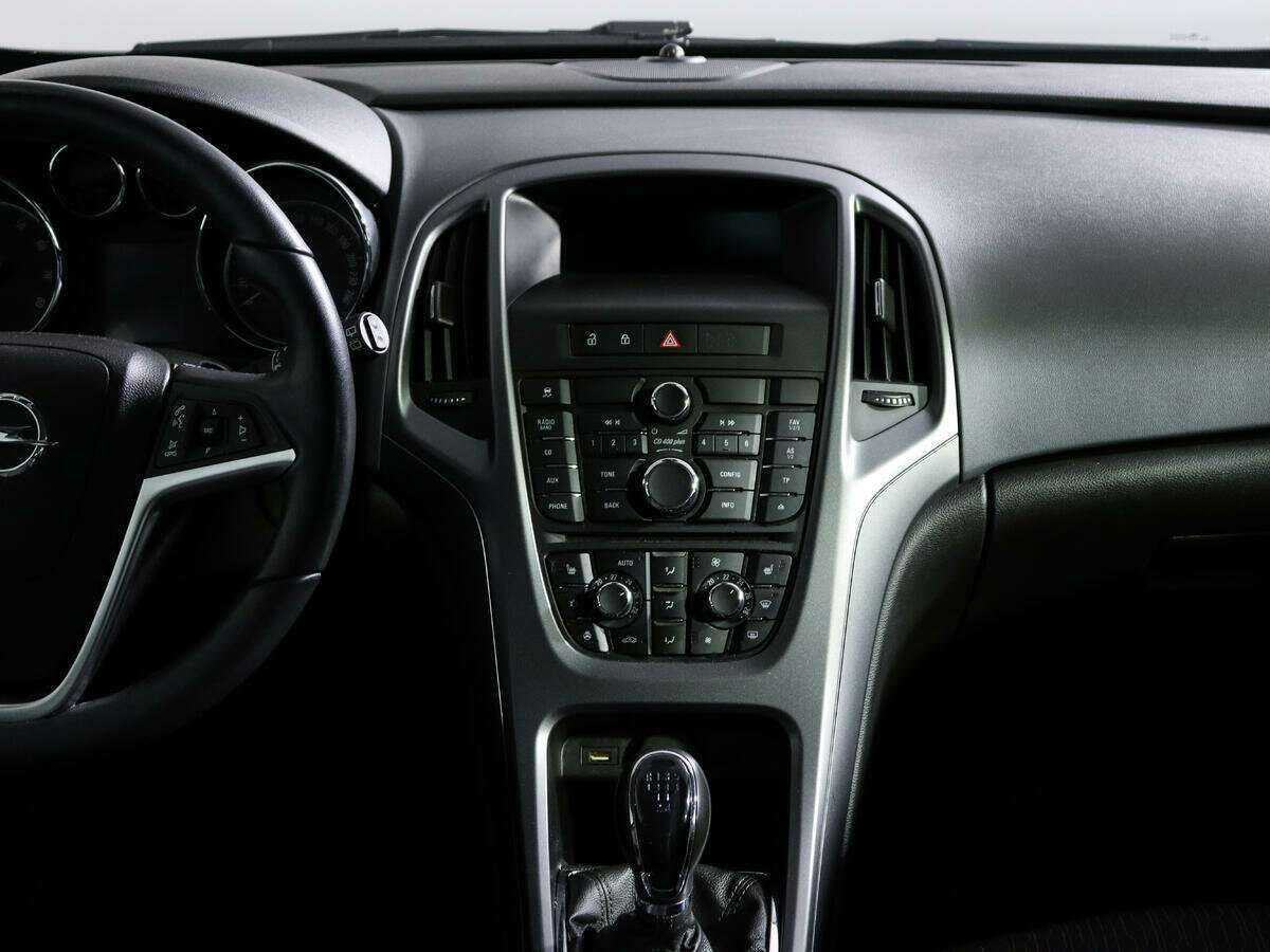 Опель Астра б/у, 2014, Механическая. Фото: #12