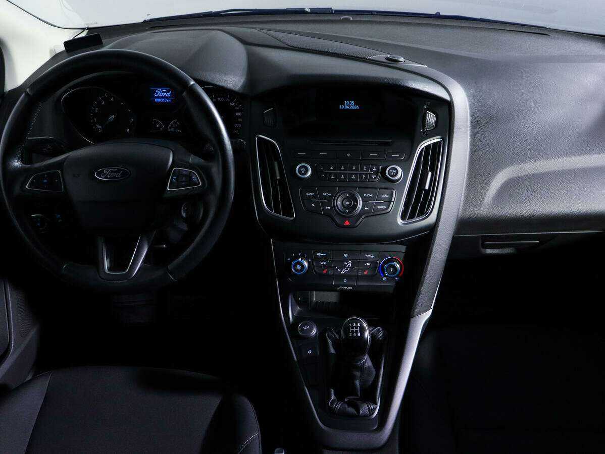 Форд Фокус б/у, 2016, Механическая. Фото: #10