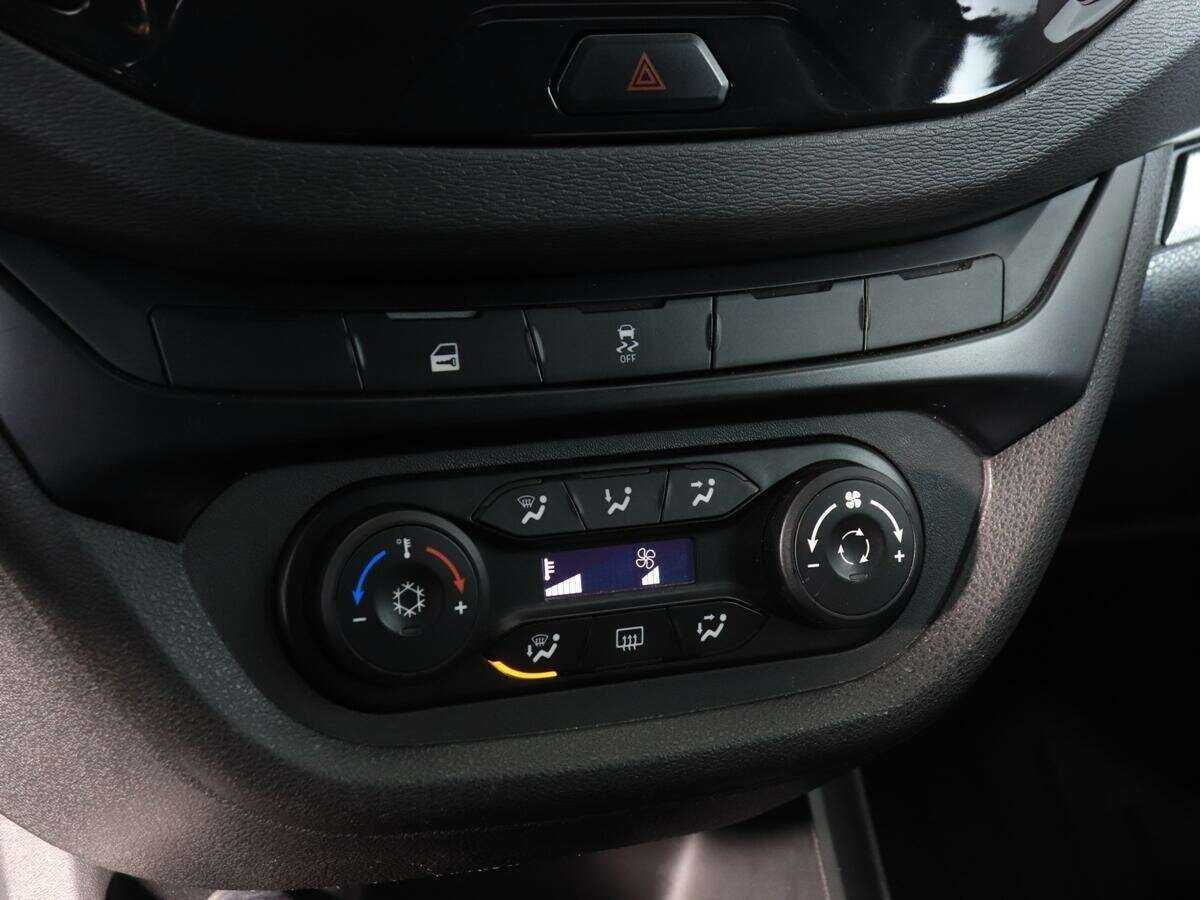 Лада (ВАЗ) Веста б/у, 2021, Механическая. Фото: #13