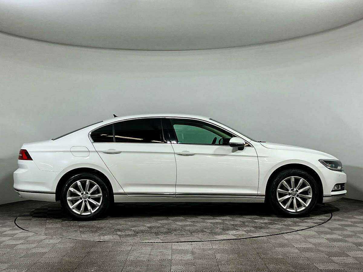 Фольксваген Пассат б/у, 2017, Роботизированная. Фото: #3
