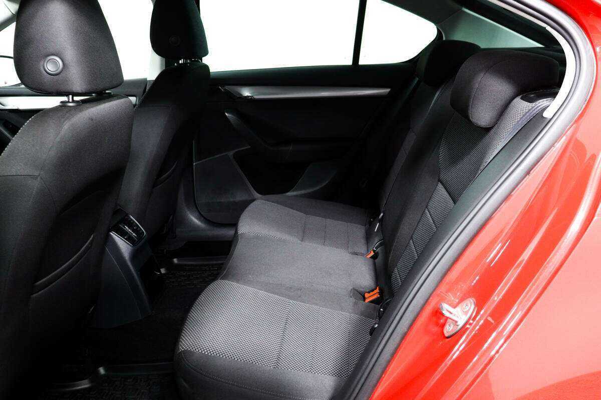 Шкода Октавия б/у, 2015, Роботизированная. Фото: #10