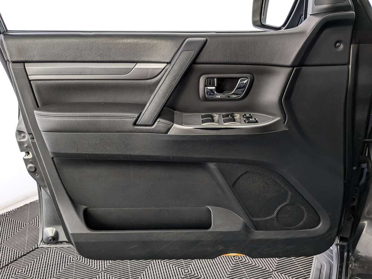 Митсубиши Паджеро б/у, 2013, Автоматическая. Фото: #18