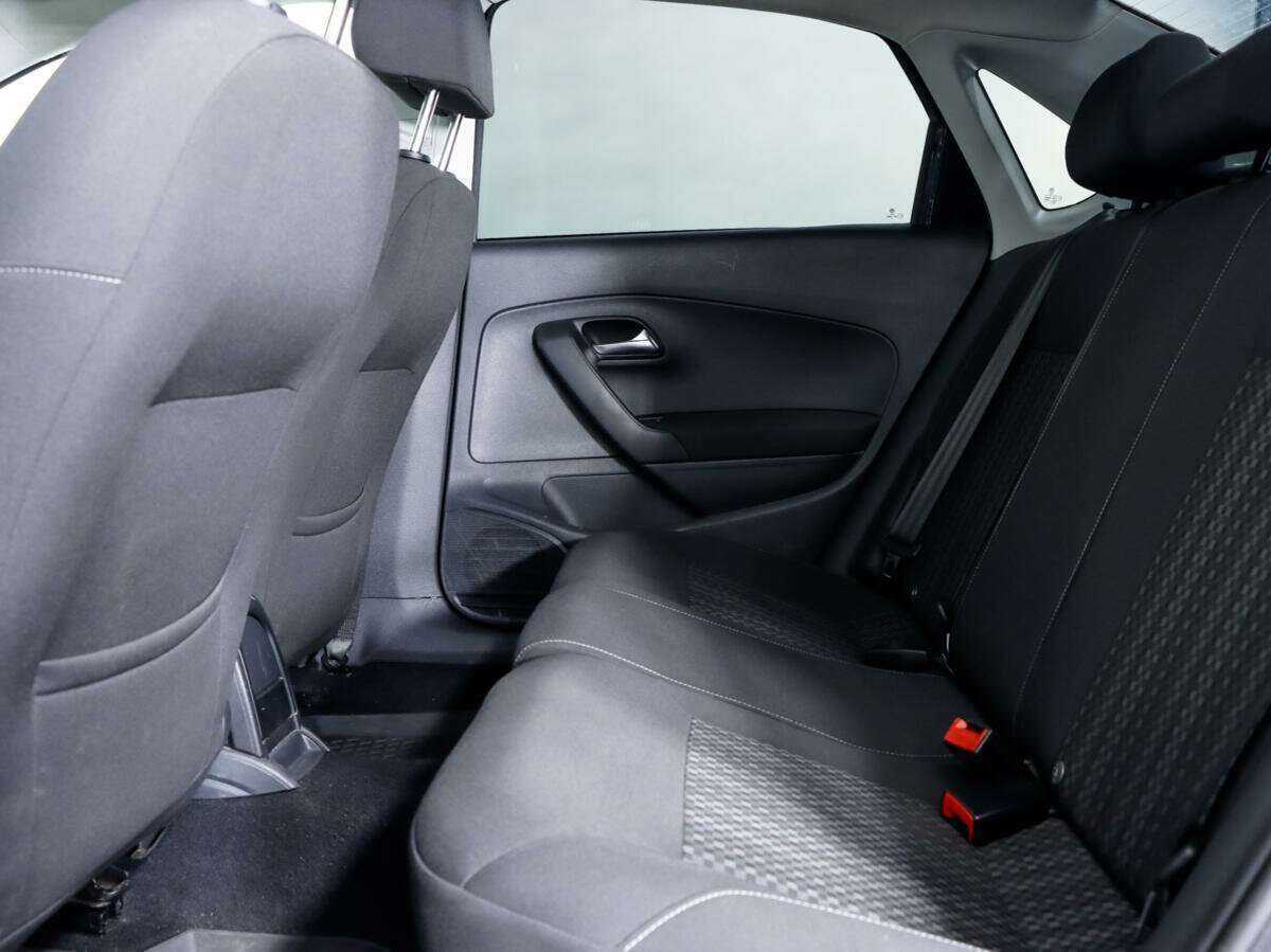 Фольксваген Поло б/у, 2015, Автоматическая. Фото: #10