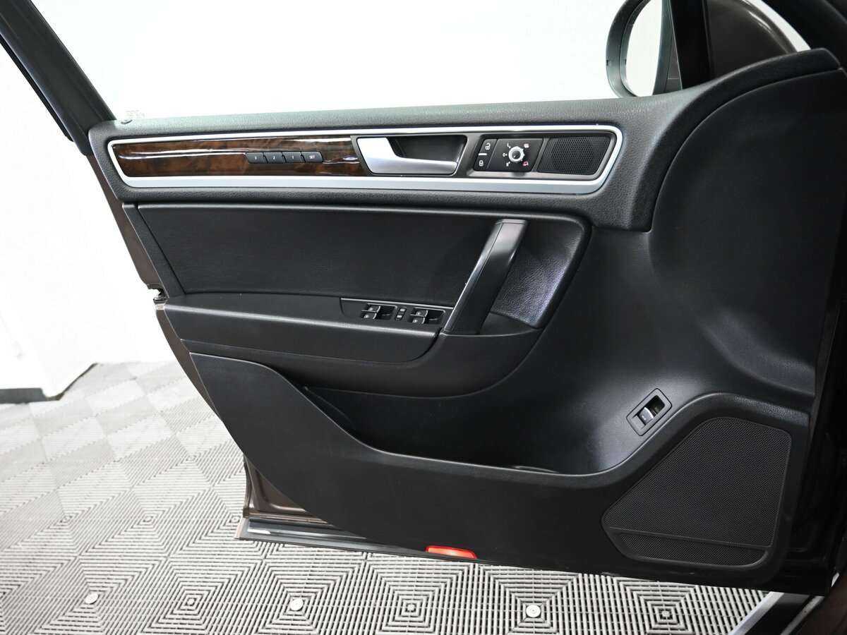 Фольксваген Туарег б/у, 2013, Автоматическая. Фото: #12