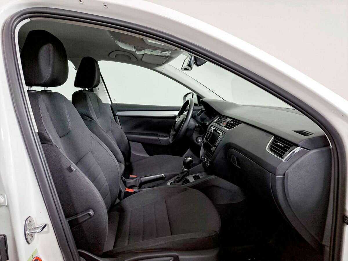 Шкода Октавия б/у, 2014, Роботизированная. Фото: #8