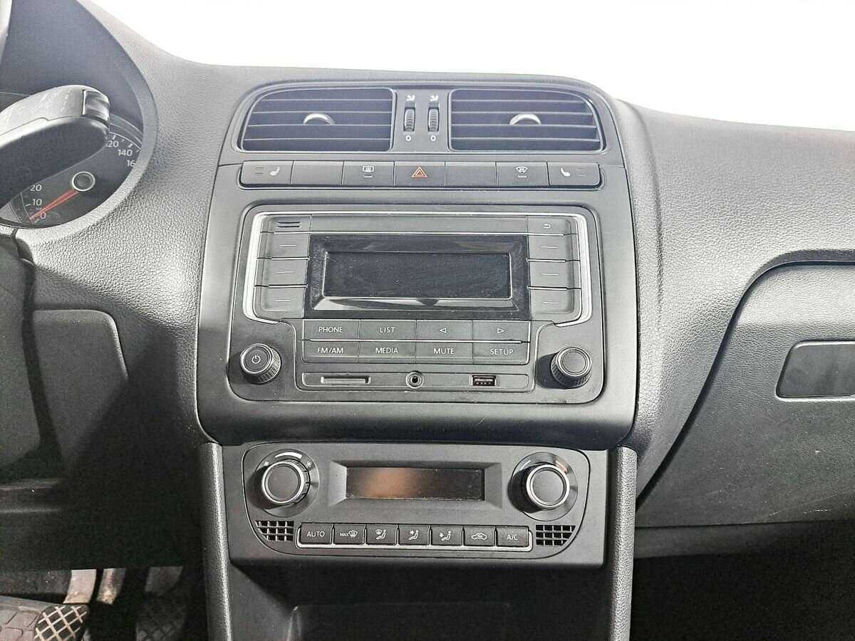 Фольксваген Поло б/у, 2016, Механическая. Фото: #12