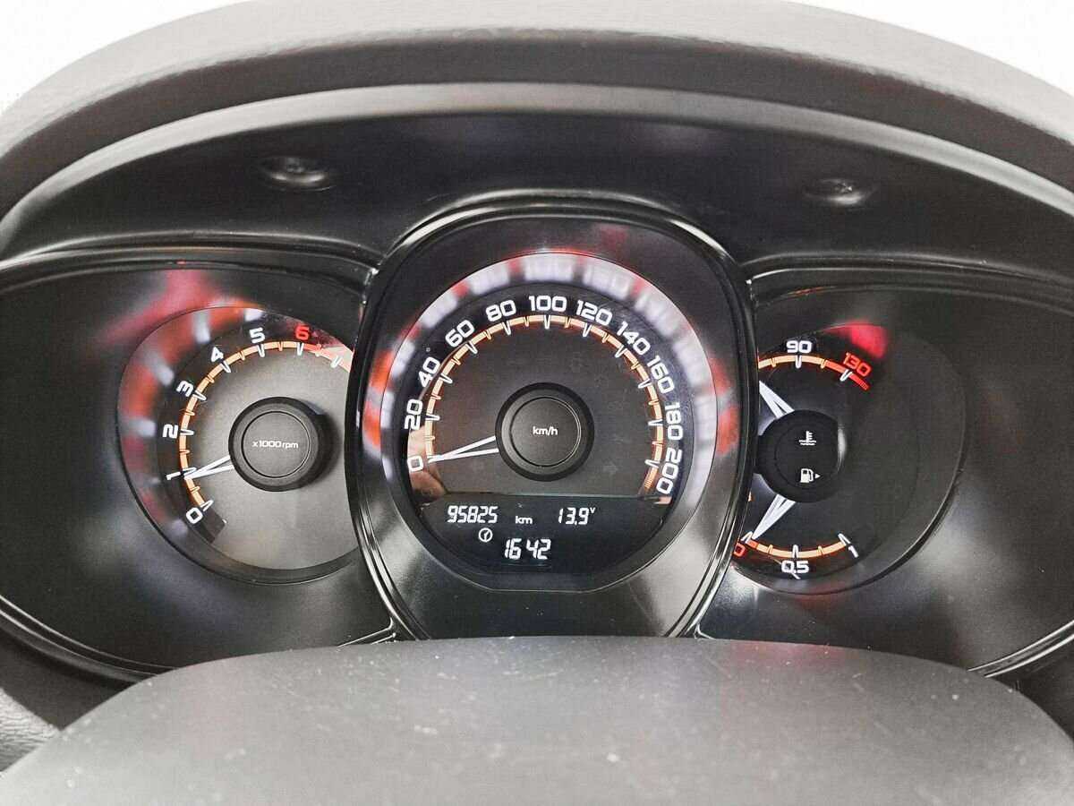 Лада (ВАЗ) Веста б/у, 2020, Механическая. Фото: #10