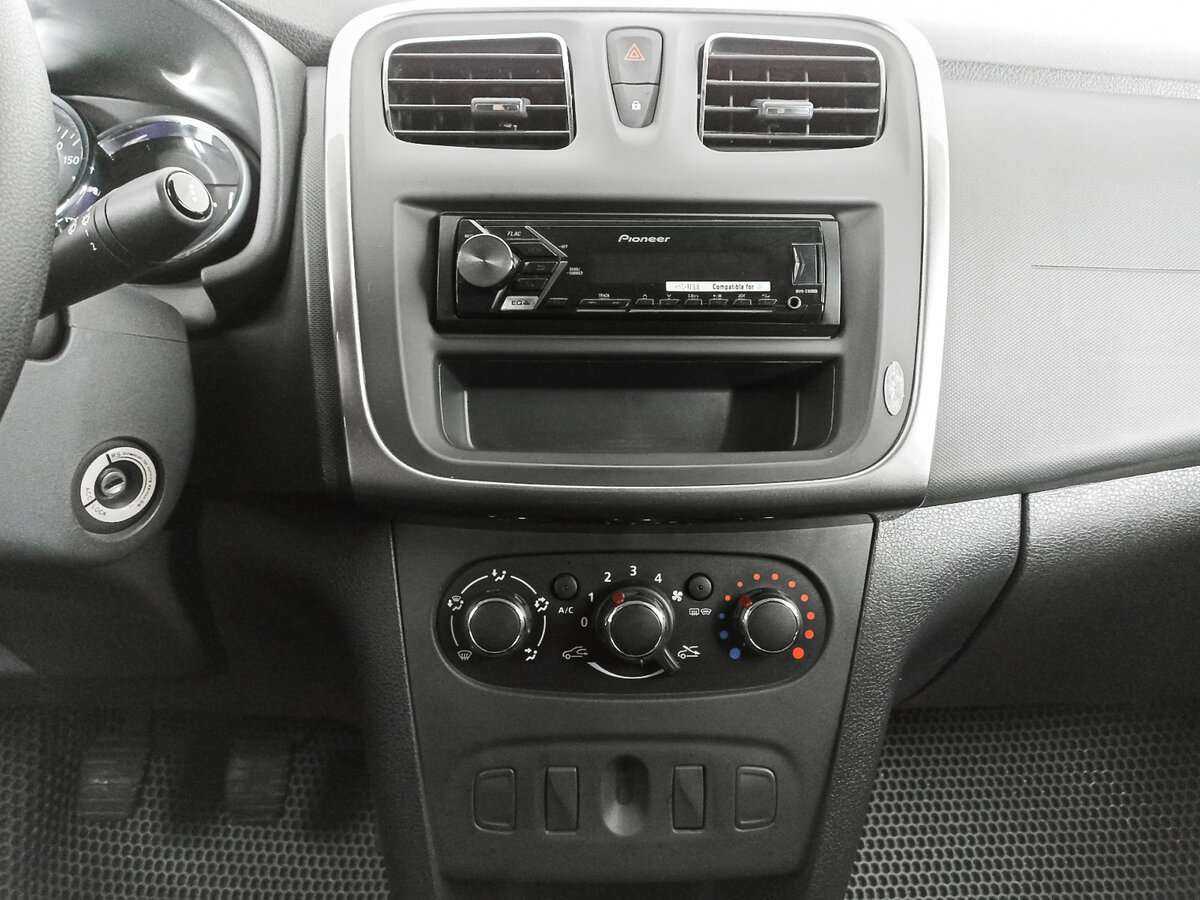 Рено Логан б/у, 2018, Механическая. Фото: #12