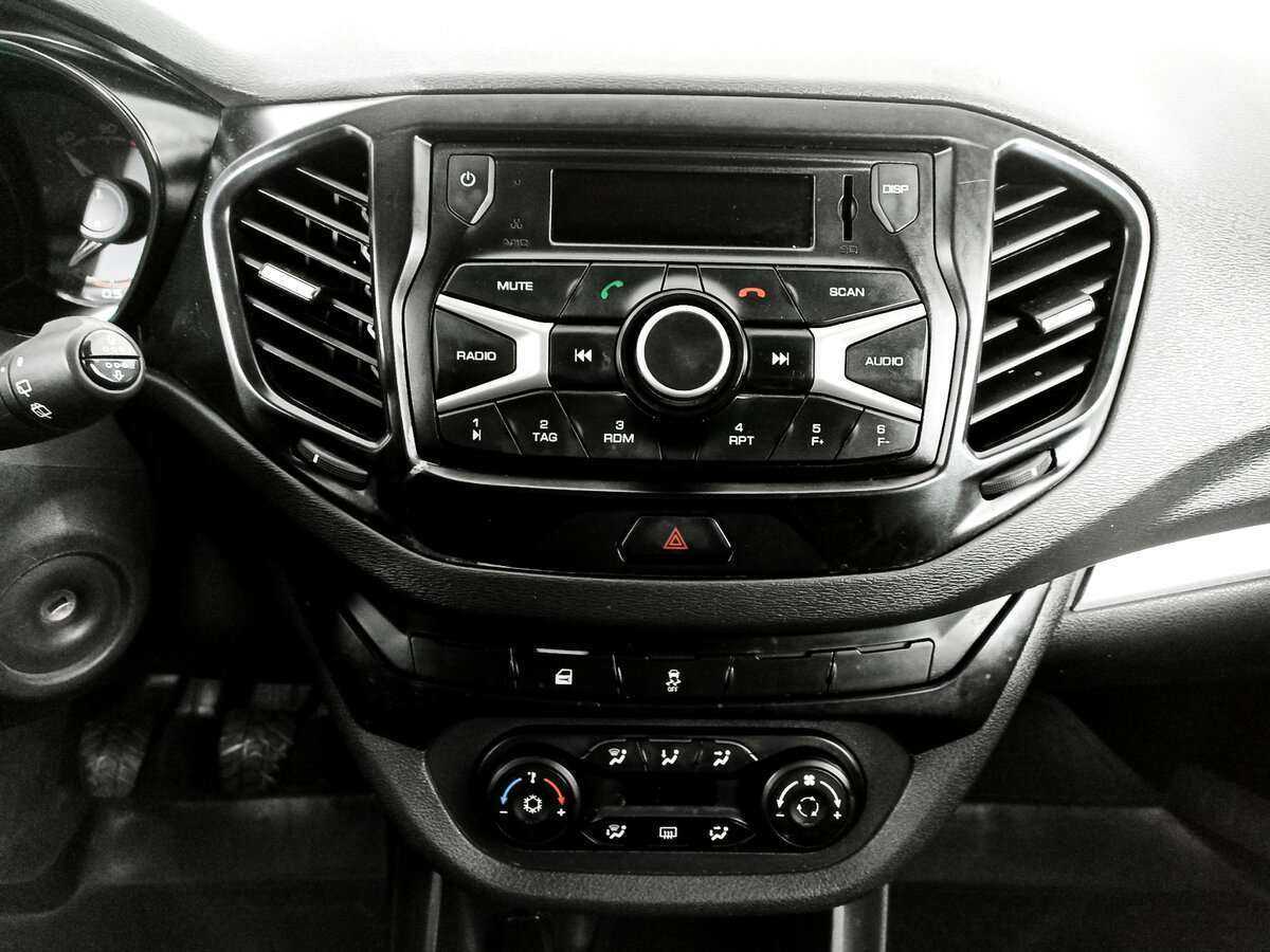 Лада (ВАЗ) Веста б/у, 2019, Механическая. Фото: #12