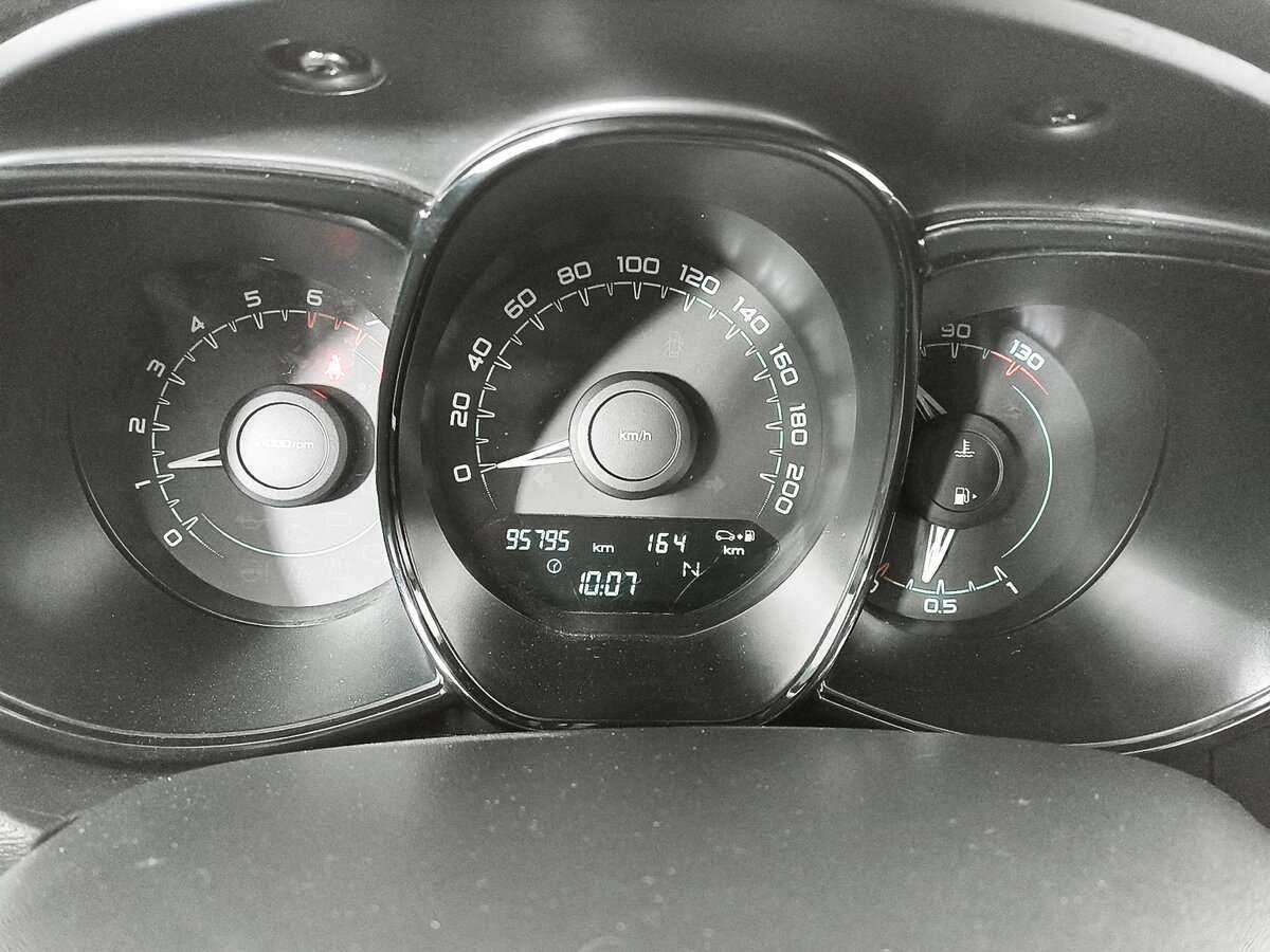 Лада (ВАЗ) Веста б/у, 2015, Роботизированная. Фото: #9