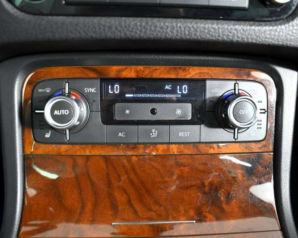 Фольксваген Туарег б/у, 2012, Автоматическая. Фото: #11