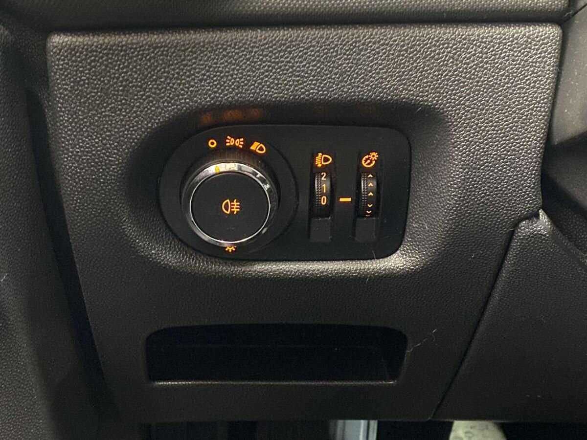 Опель Корса б/у, 2012, Механическая. Фото: #14