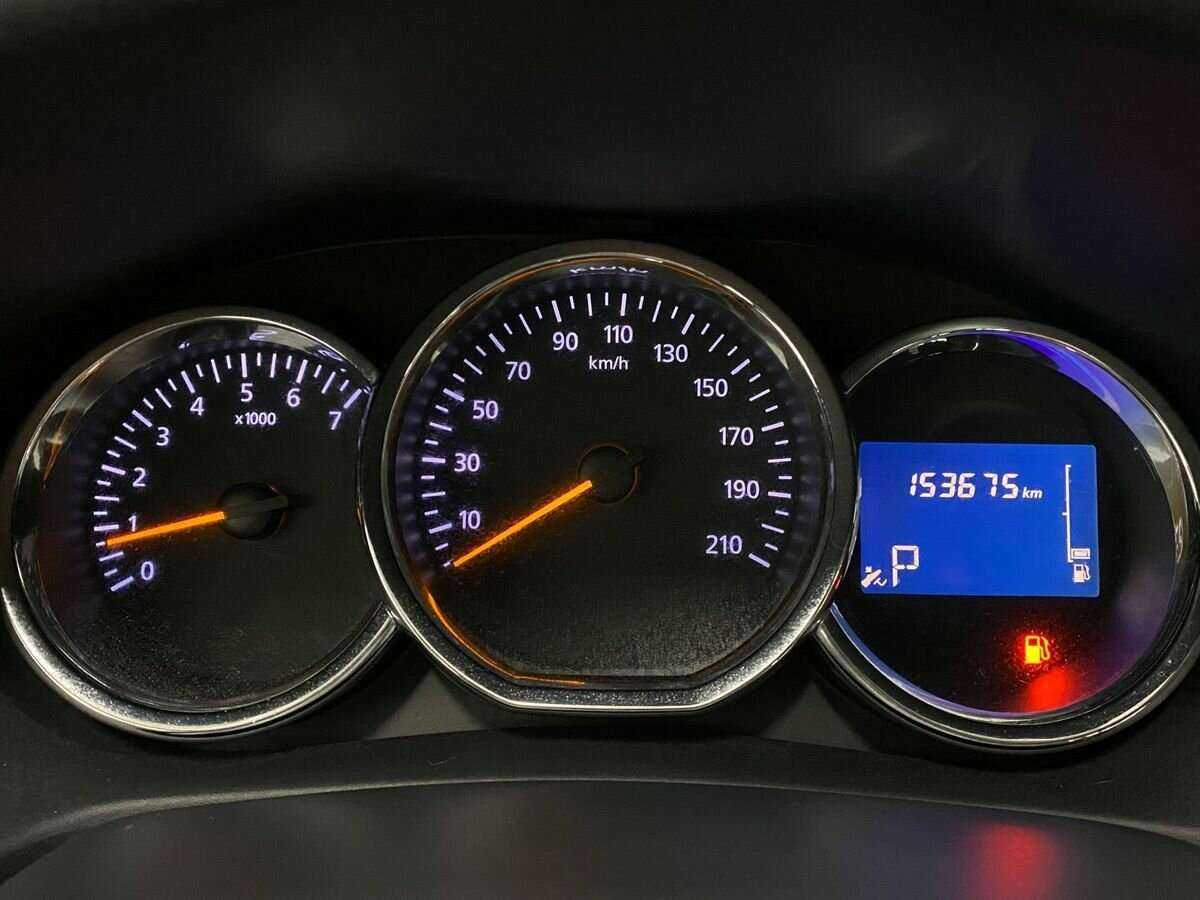 Рено Логан б/у, 2016, Автоматическая. Фото: #11