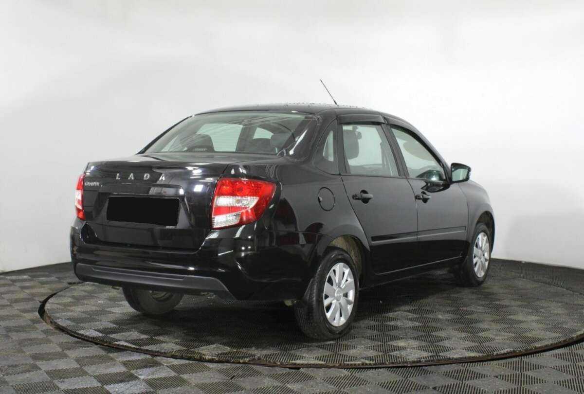 Лада (ВАЗ) Гранта б/у, 2022, Механическая. Фото: #1