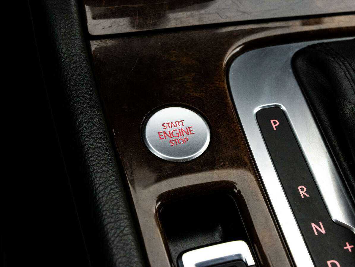 Фольксваген Туарег б/у, 2012, Автоматическая. Фото: #13