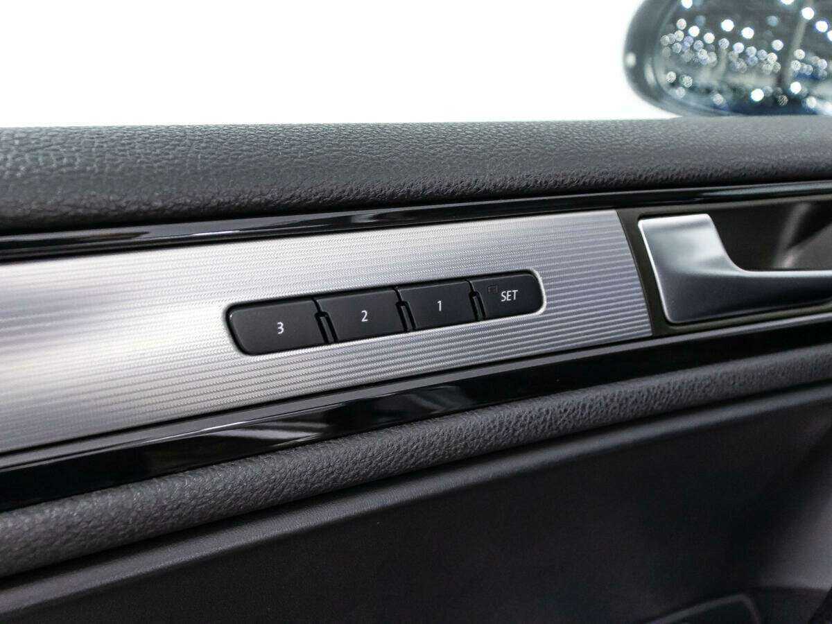 Фольксваген Туарег б/у, 2012, Автоматическая. Фото: #20