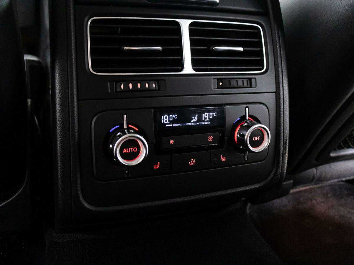 Фольксваген Туарег б/у, 2012, Автоматическая. Фото: #24