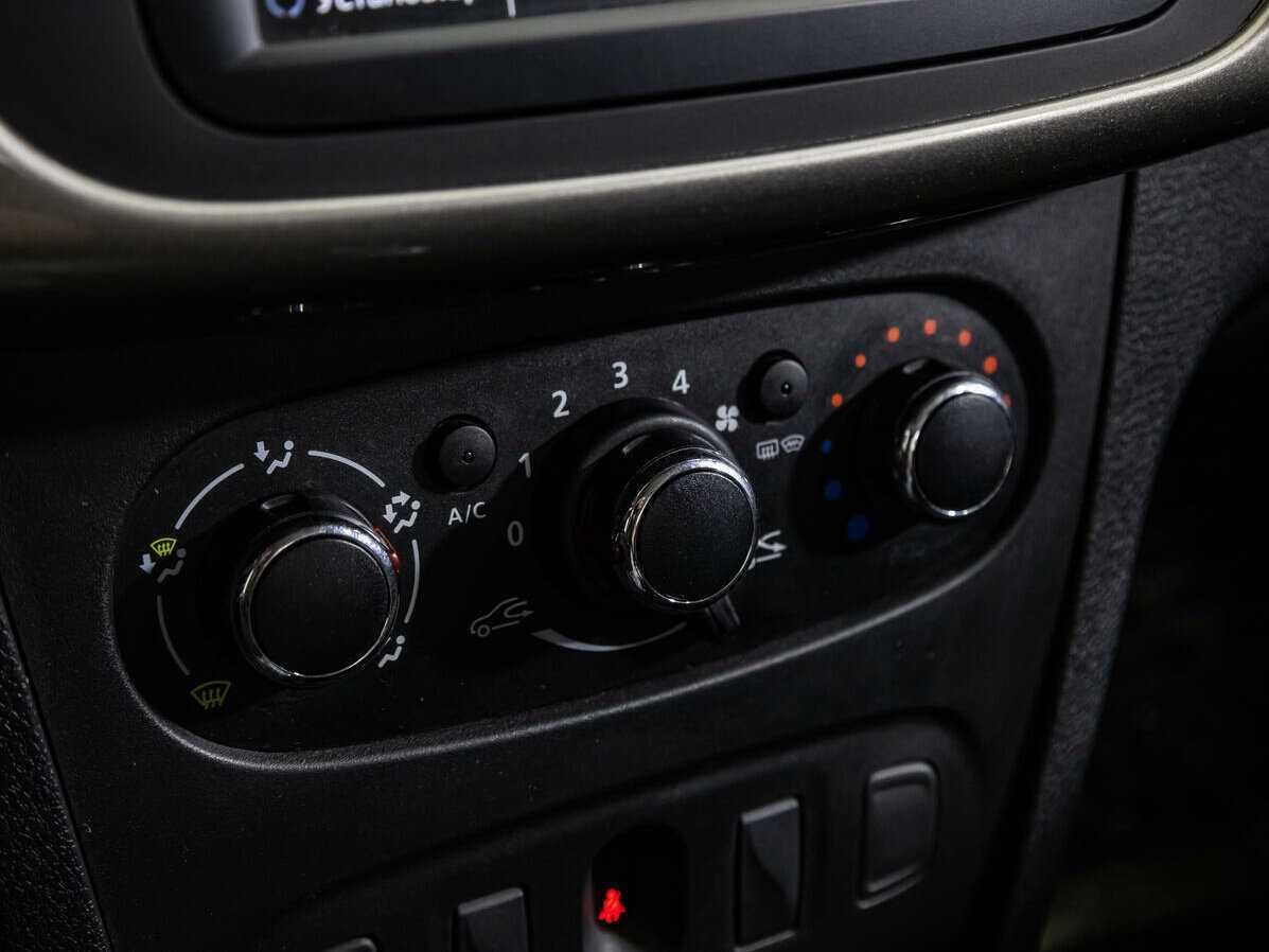 Рено Логан б/у, 2019, Автоматическая. Фото: #15