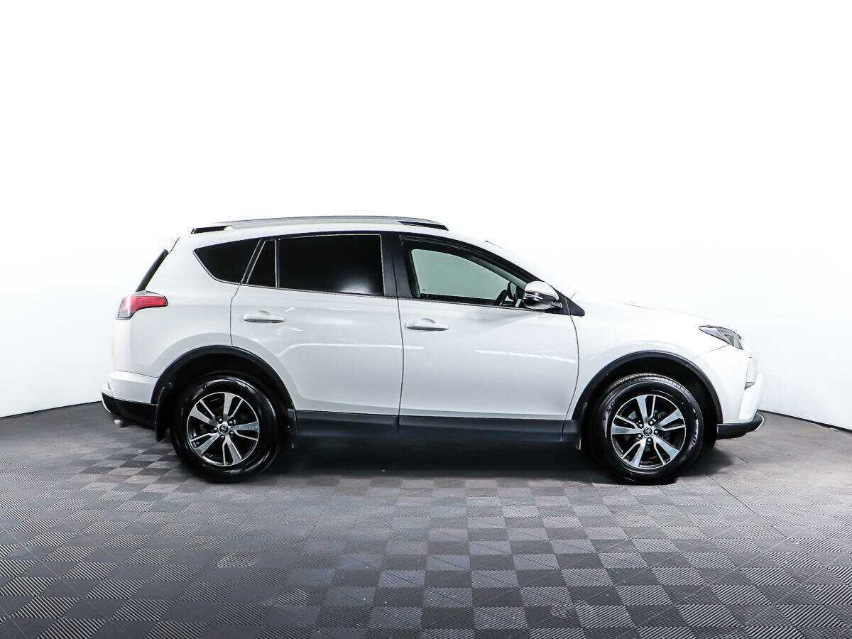 Тойота Рав4 б/у, 2017, Автоматическая. Фото: #3