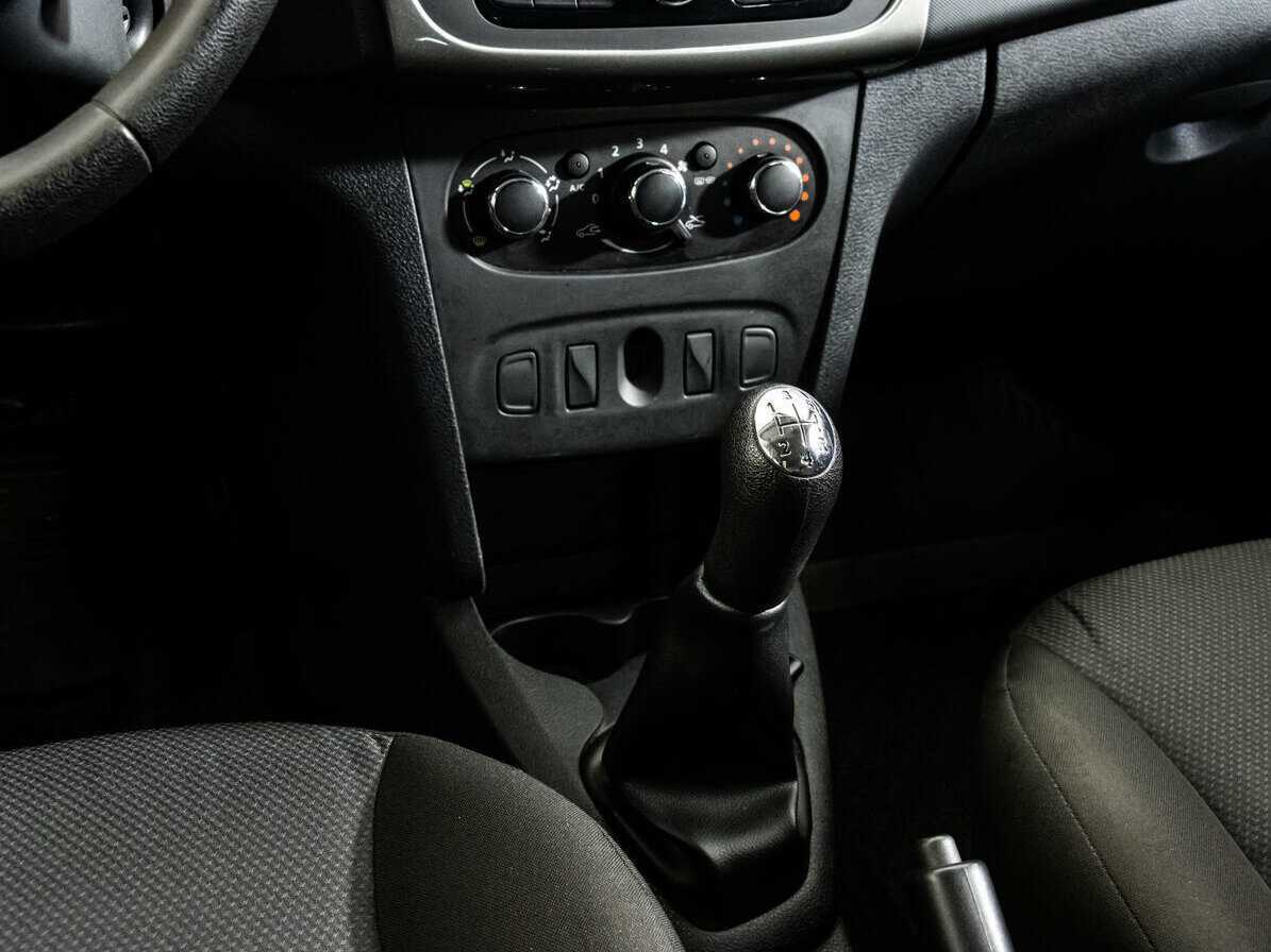 Рено Логан б/у, 2019, Механическая. Фото: #11