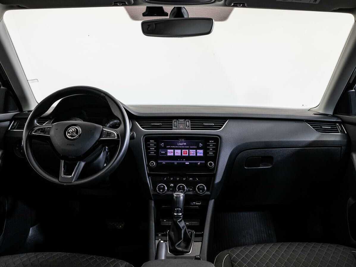 Шкода Октавия б/у, 2018, Роботизированная. Фото: #9