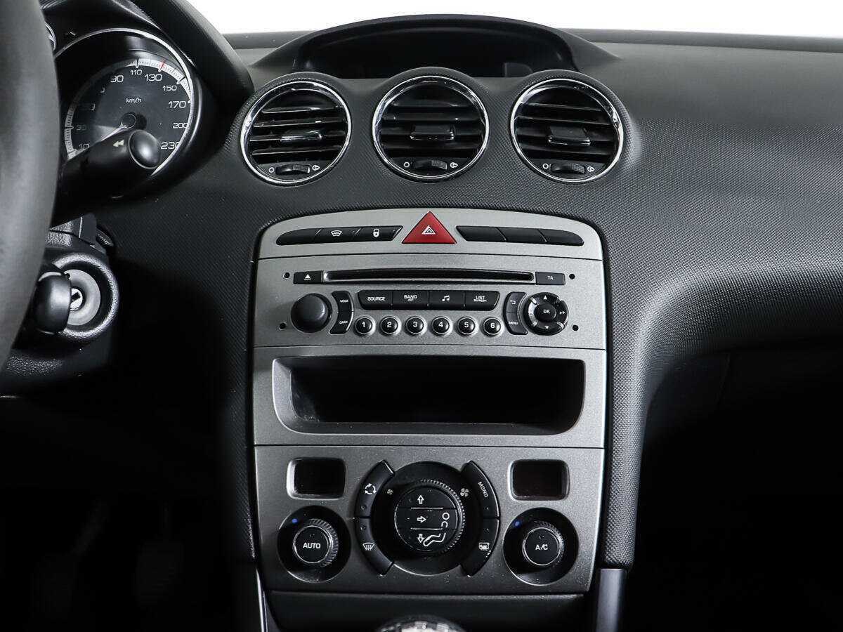 Пежо 408 б/у, 2014, Механическая. Фото: #10