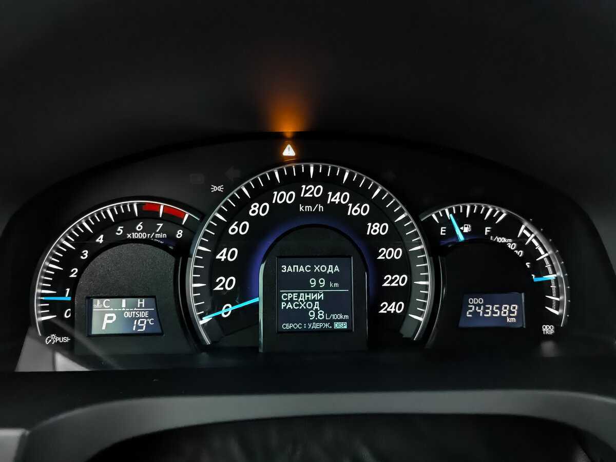 Тойота Камри б/у, 2014, Автоматическая. Фото: #11