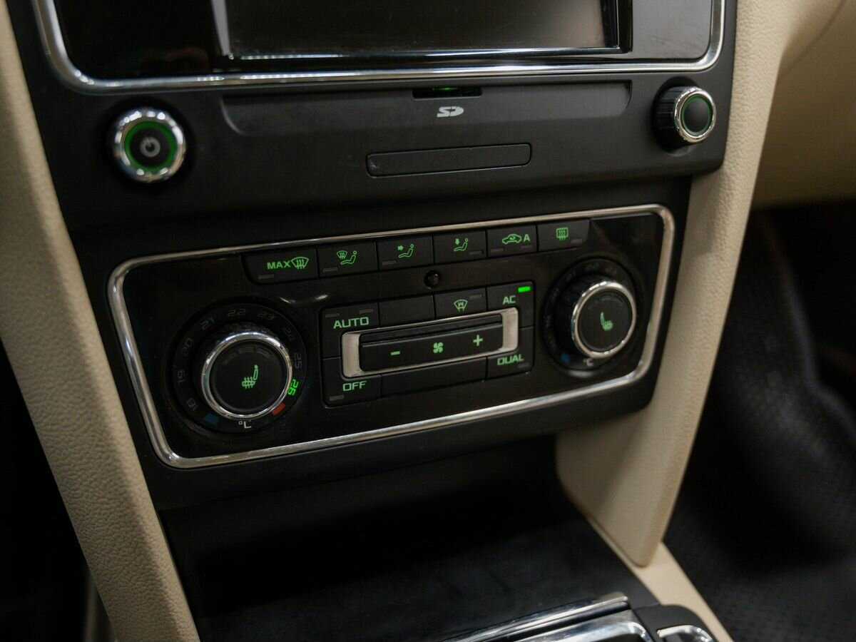 Шкода Суперб б/у, 2012, Автоматическая. Фото: #18