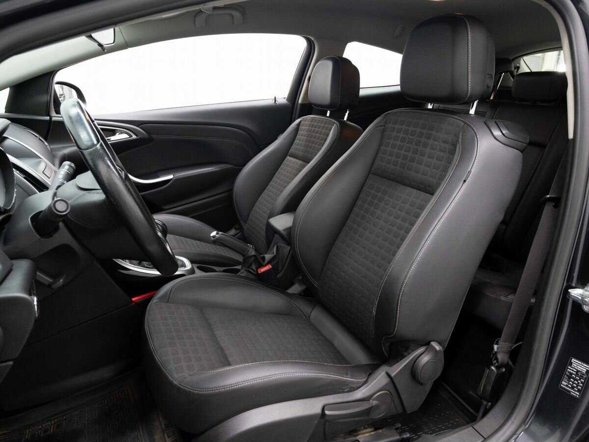 Опель Астра б/у, 2013, Механическая. Фото: #8