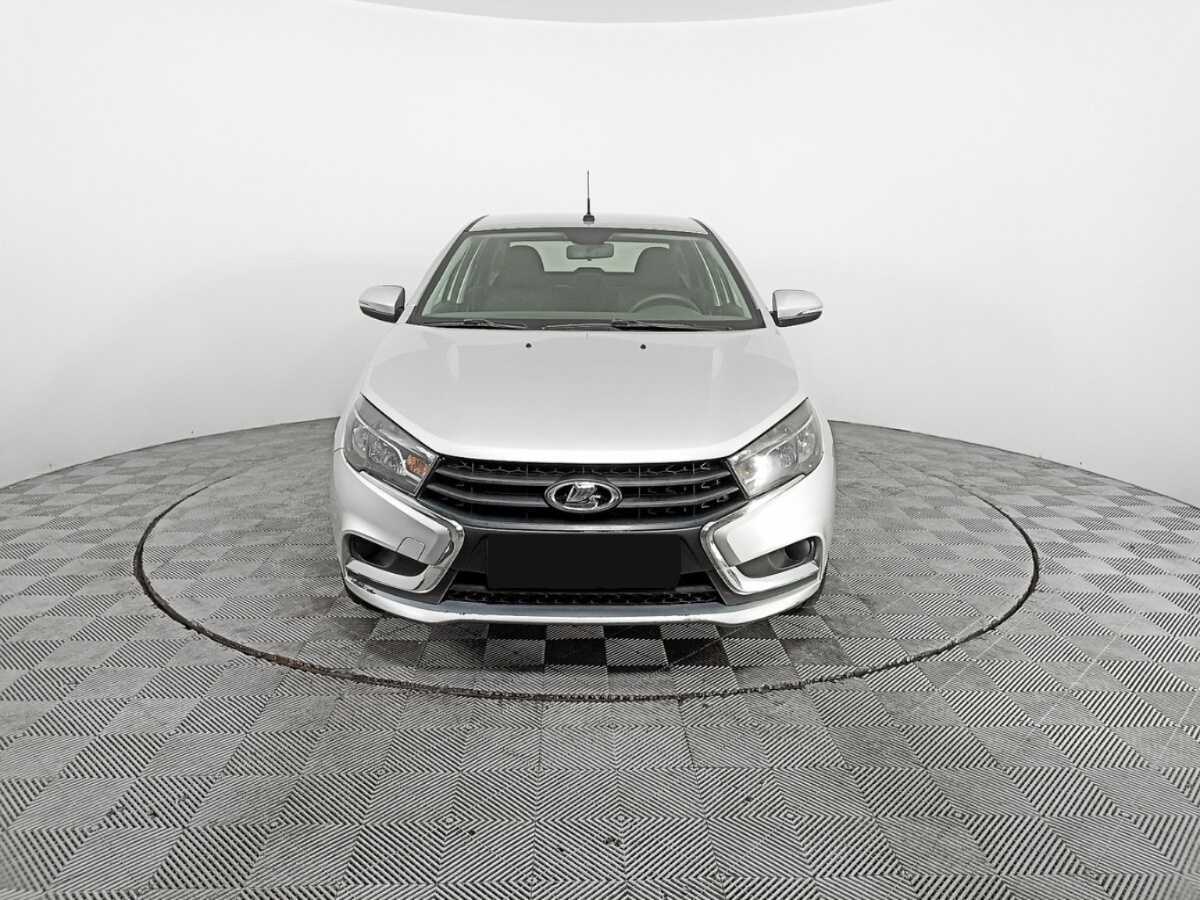 Лада (ВАЗ) Веста б/у, 2017, Механическая. Фото: #1