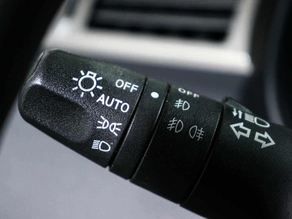 Ниссан Тиида б/у, 2013, Автоматическая. Фото: #12