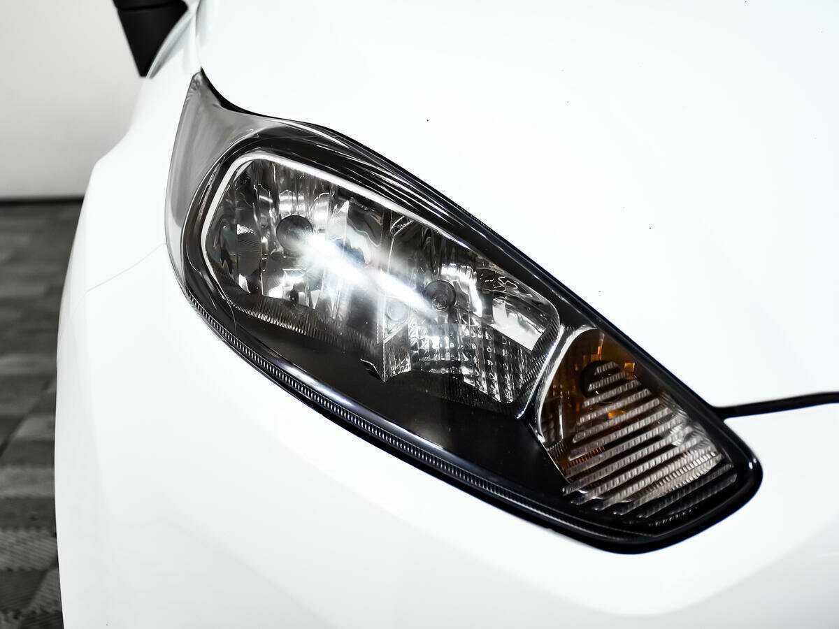 Форд Фиеста б/у, 2016, Роботизированная. Фото: #13