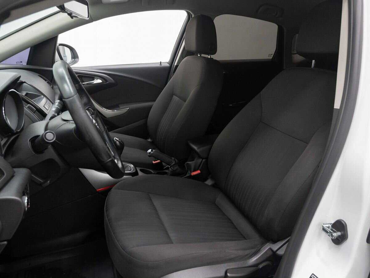 Опель Астра б/у, 2013, Механическая. Фото: #7