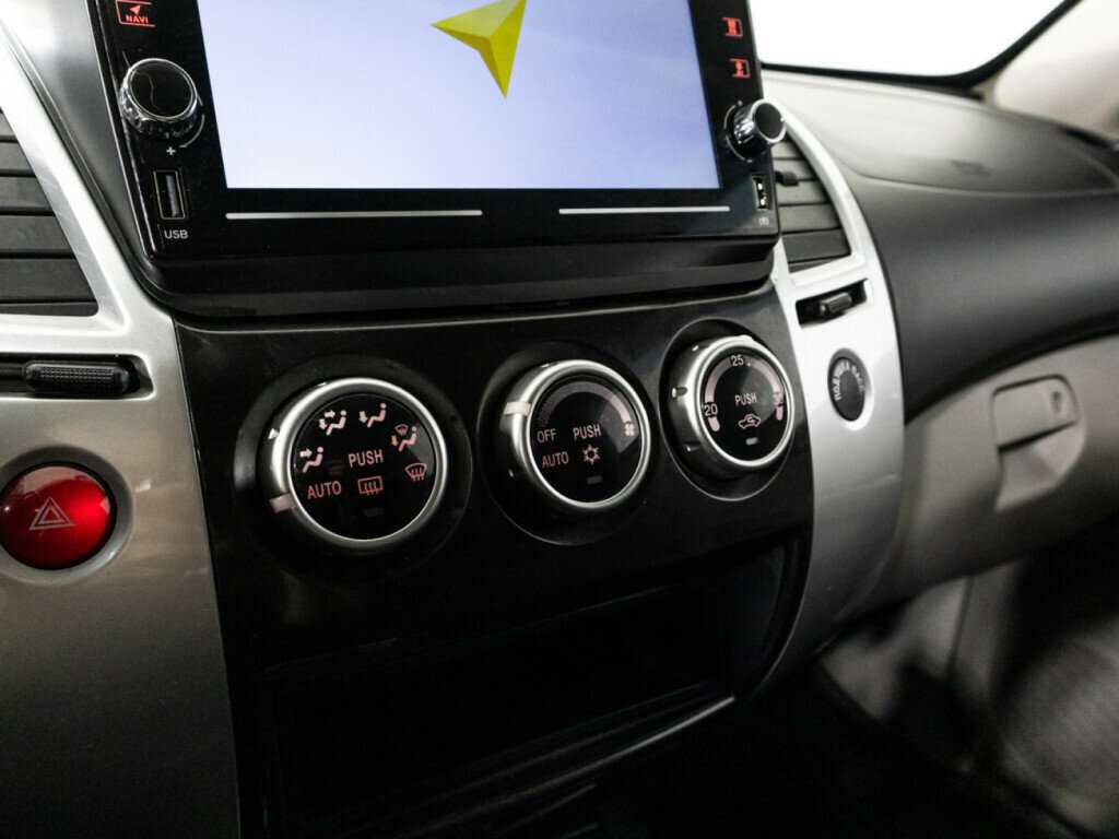 Митсубиши Паджеро Спорт б/у, 2014, Автоматическая. Фото: #15