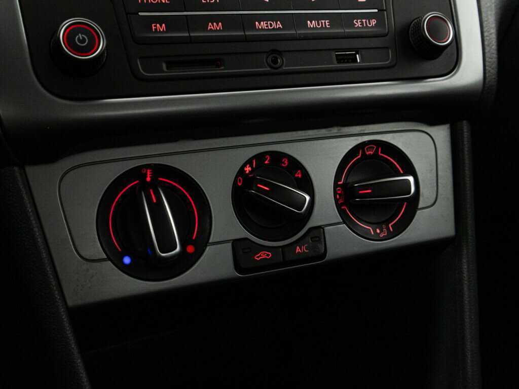 Фольксваген Поло б/у, 2016, Механическая. Фото: #15