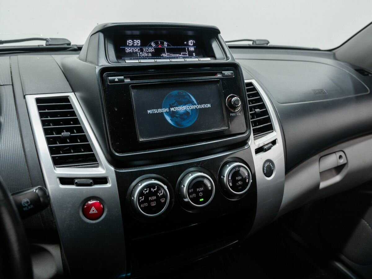 Митсубиши Паджеро Спорт б/у, 2014, Автоматическая. Фото: #17