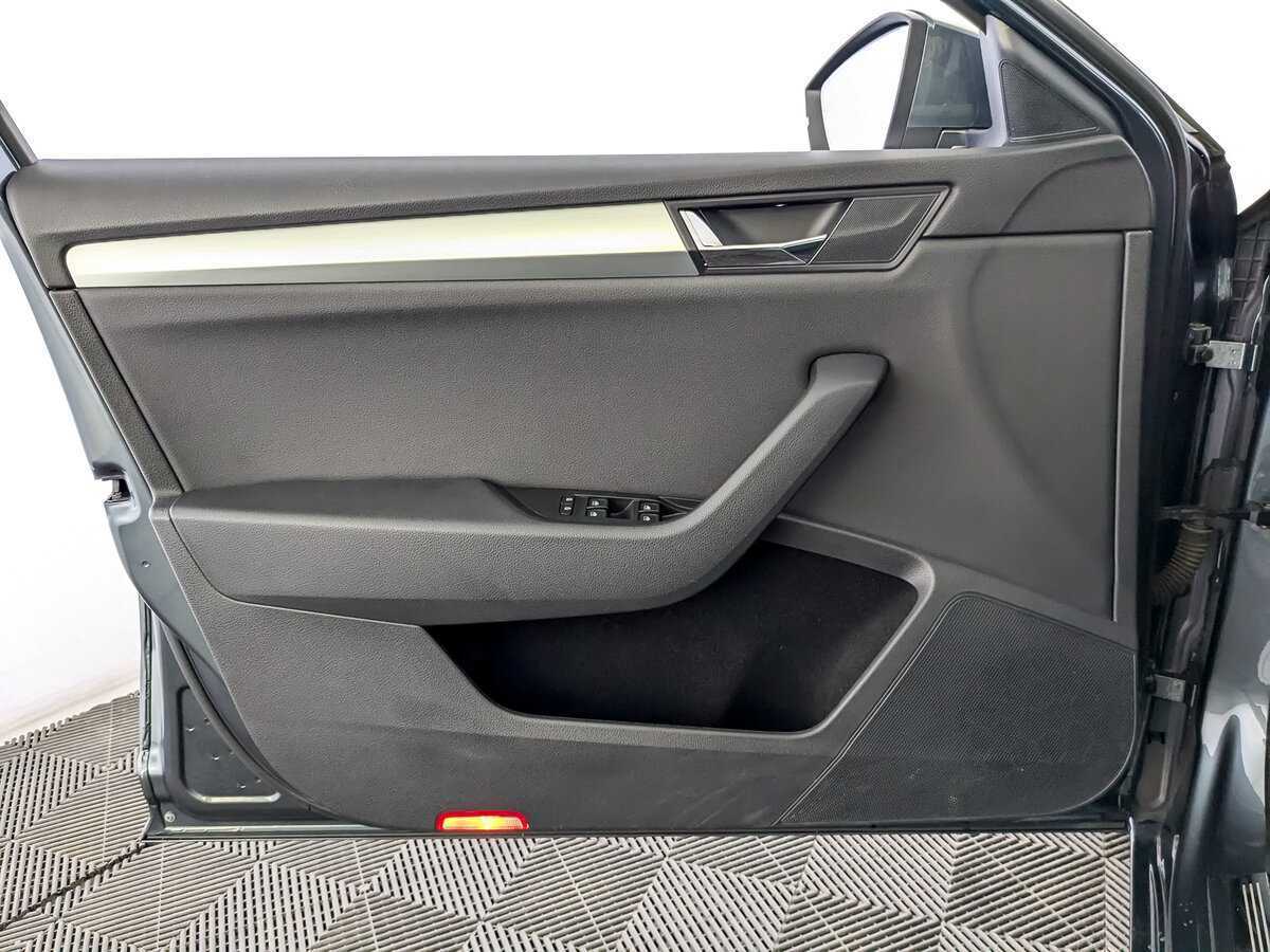 Шкода Суперб б/у, 2019, Роботизированная. Фото: #18