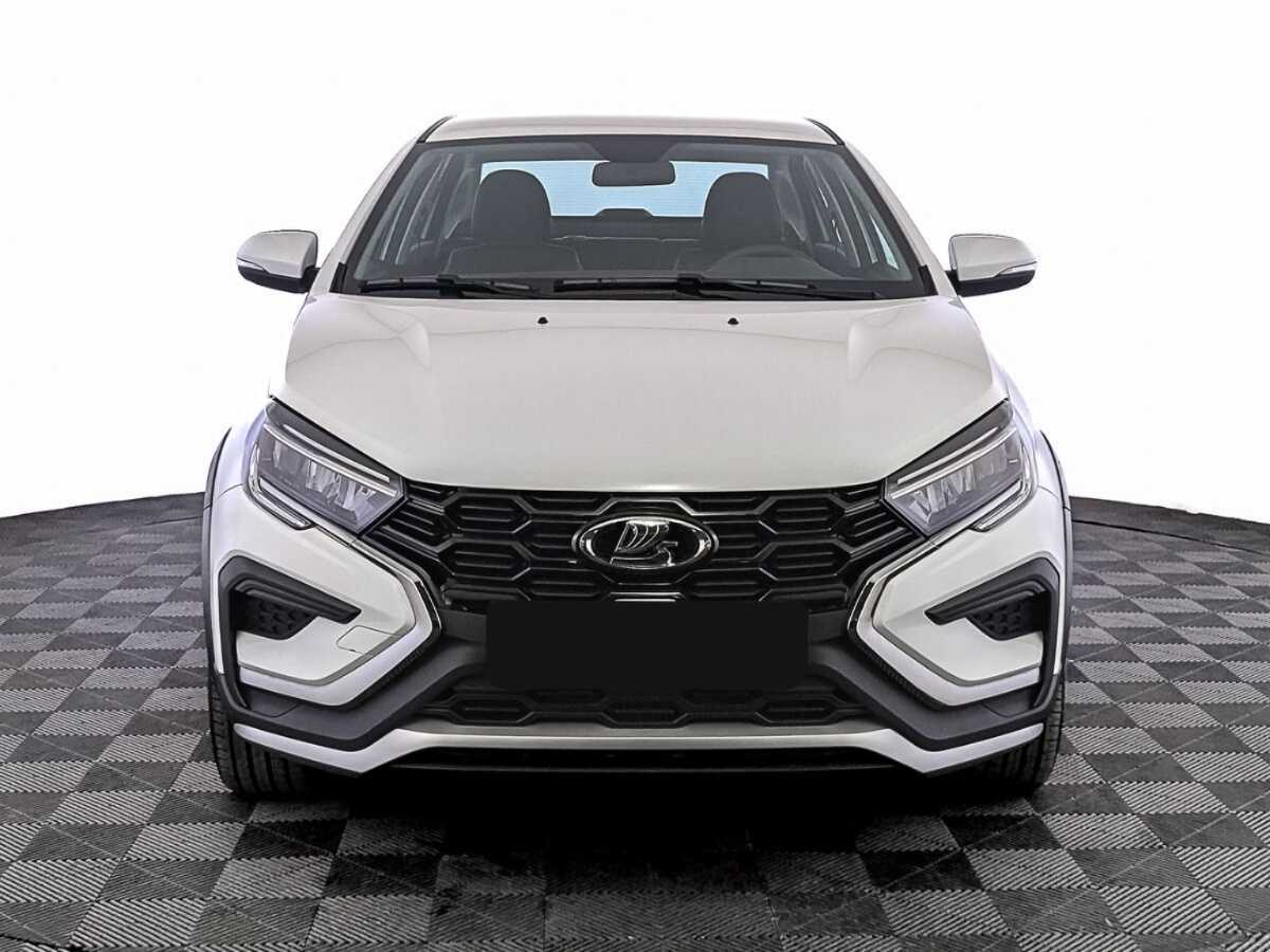 Лада (ВАЗ) Веста б/у, 2024, Механическая. Фото: #1