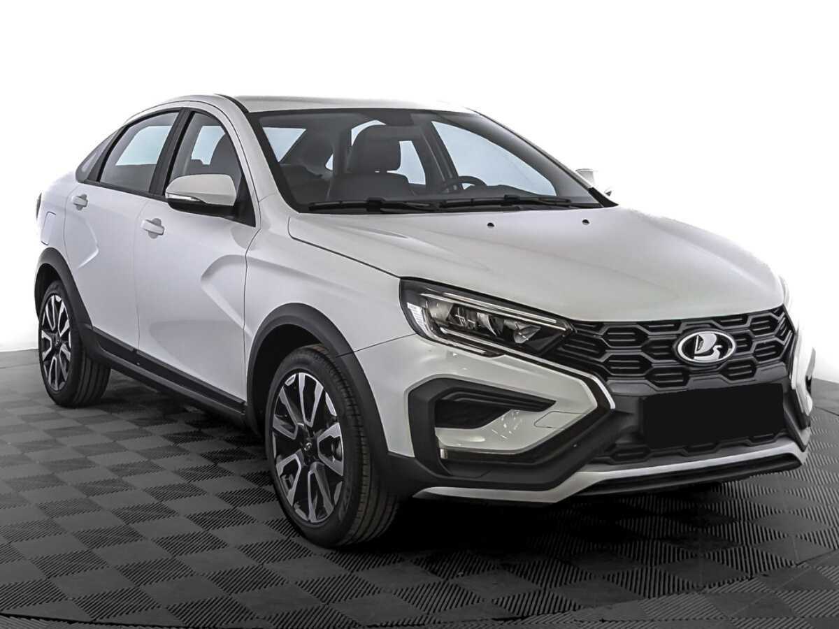 Лада (ВАЗ) Веста б/у, 2024, Механическая. Фото: #2