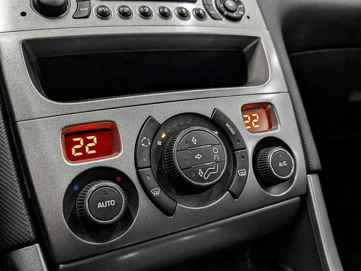 Пежо 308 б/у, 2012, Автоматическая. Фото: #22