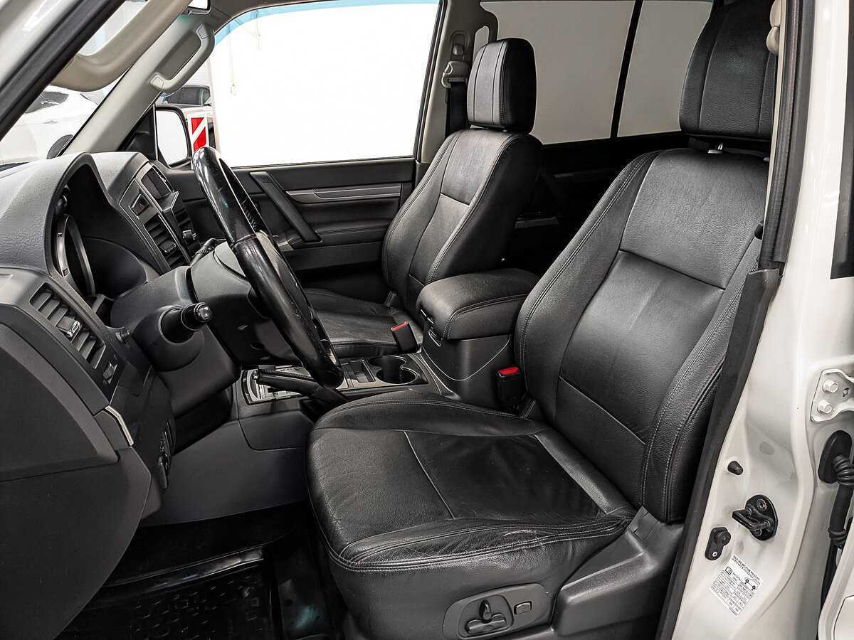 Митсубиши Паджеро б/у, 2015, Автоматическая. Фото: #19