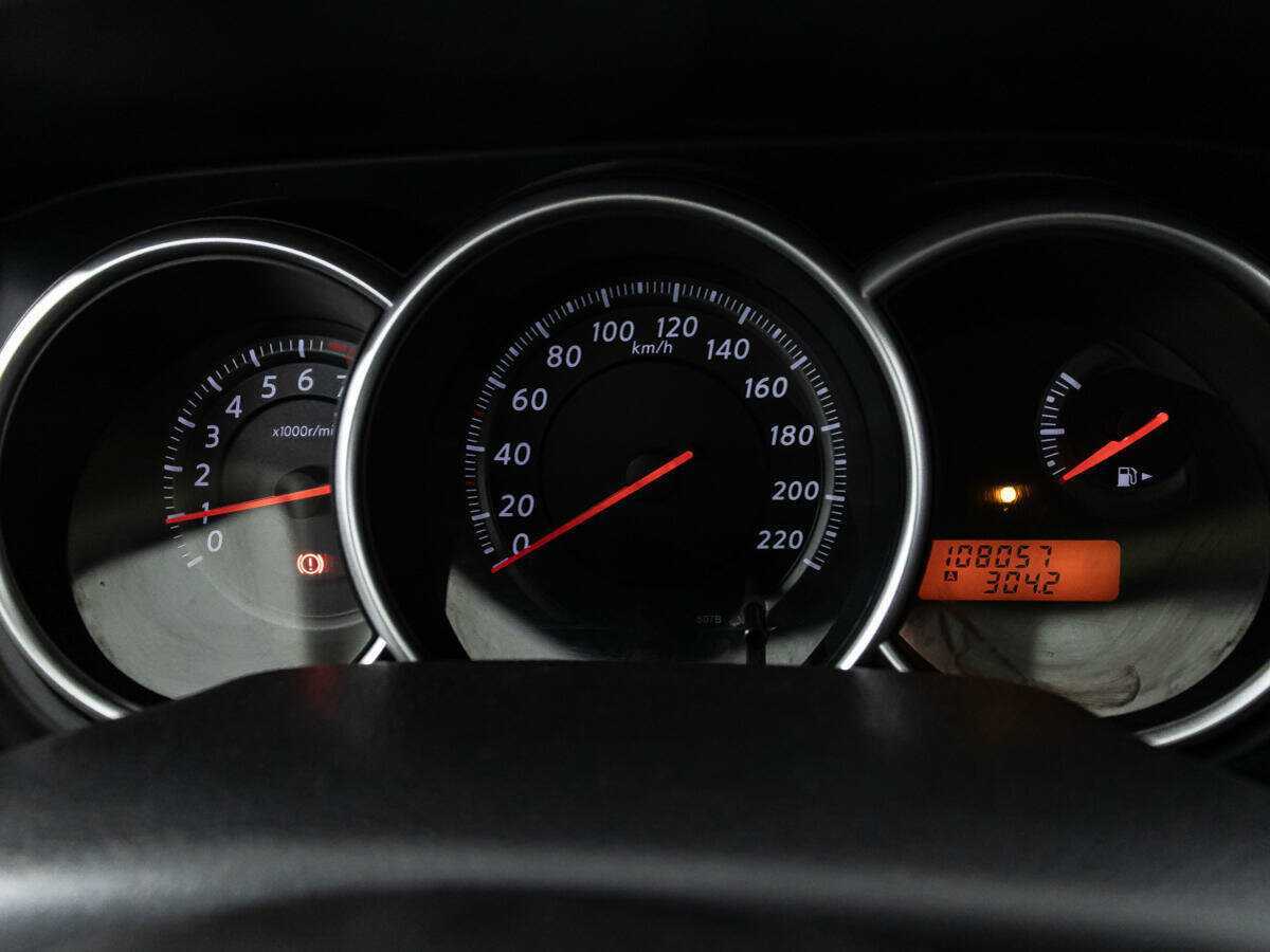 Ниссан Тиида б/у, 2013, Механическая. Фото: #11