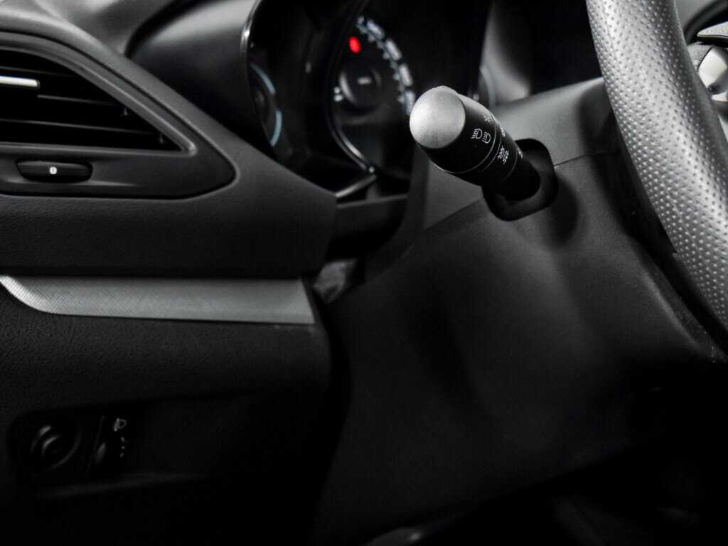 Лада (ВАЗ) Веста б/у, 2017, Механическая. Фото: #9